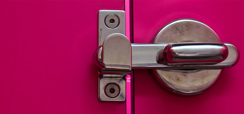 Childproof Gate Lock in Woodbridge Township, New Jersey