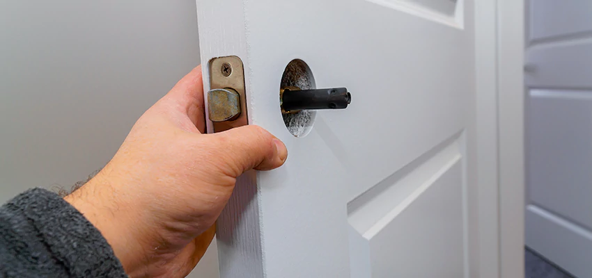 Nighttime Locksmith For Lock Repair in Woodbridge Township, NJ