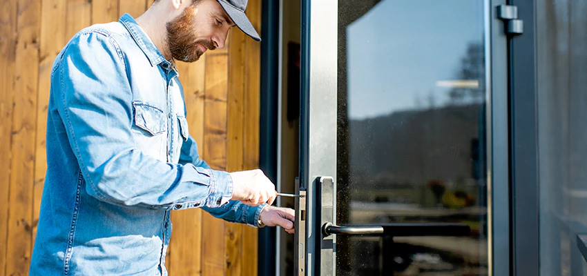 Frameless Glass Storefront Door Locks Replacement in Woodbridge Township, NJ