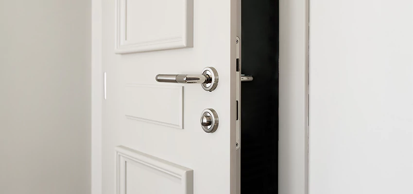 Folding Bathroom Door With Lock Solutions in Woodbridge Township, NJ